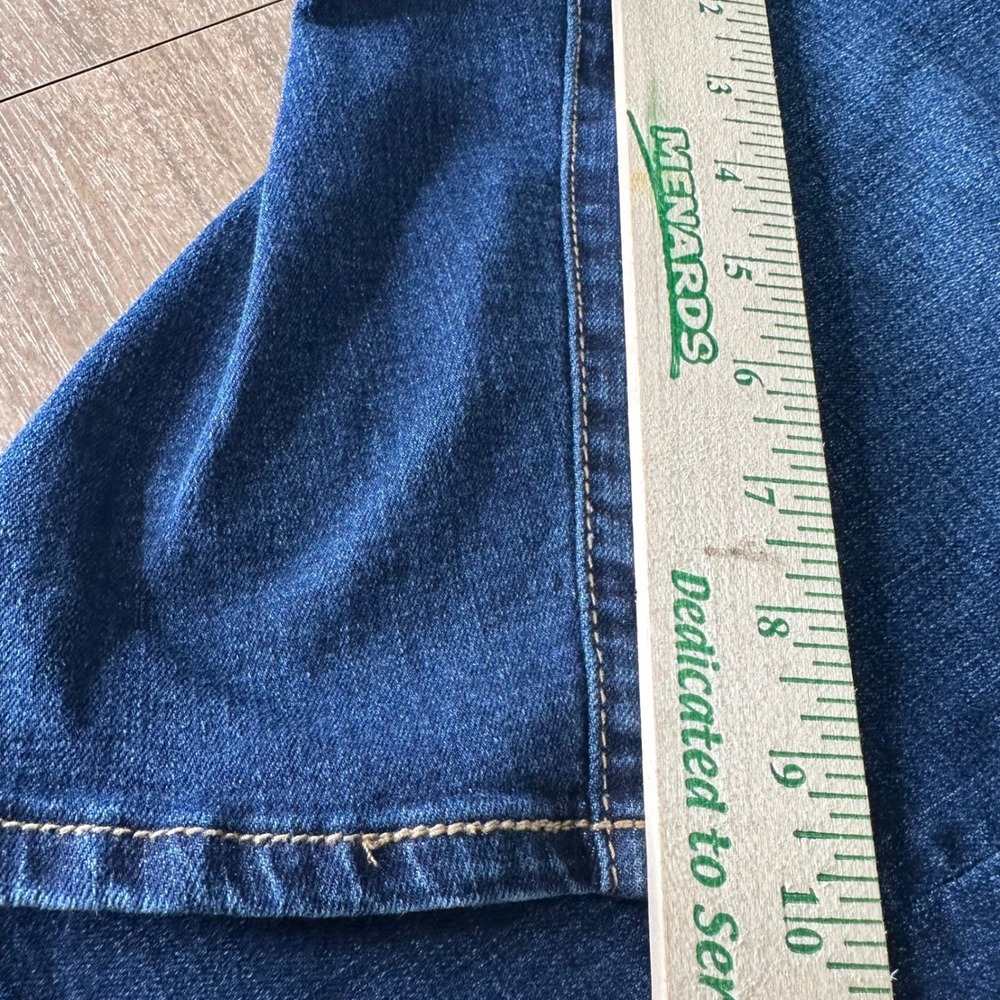 Seven7 Womens Size 16 Denim Bermuda Shorts Medium Wash Blue Stretch Knee Length - Picture 9 of 10